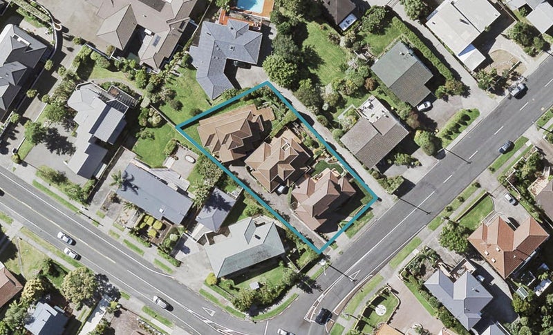 1/106 Bleakhouse Road, Mellons Bay, Auckland - Carousel 1
