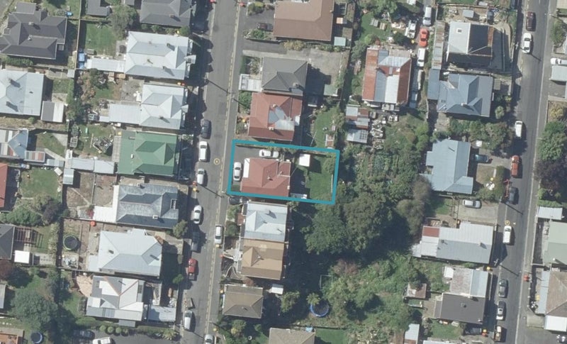 15 Morrison Street, Caversham, Dunedin - Carousel 1