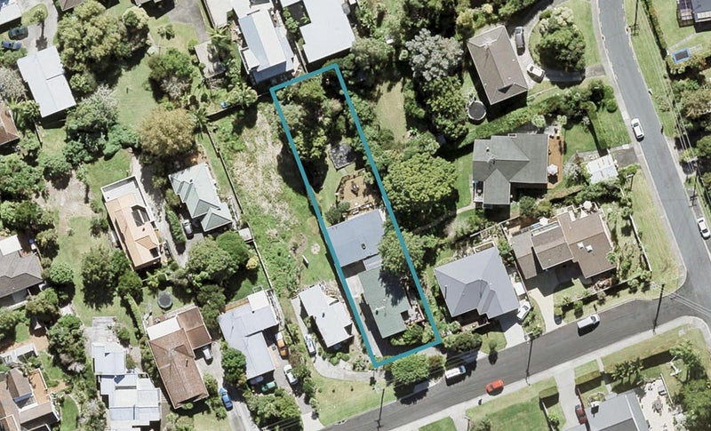 1/1 Manuwai Road, Torbay, Auckland - Carousel 1