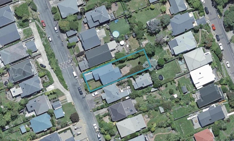 82 Nottingham Street, Karori, Wellington - Carousel 1