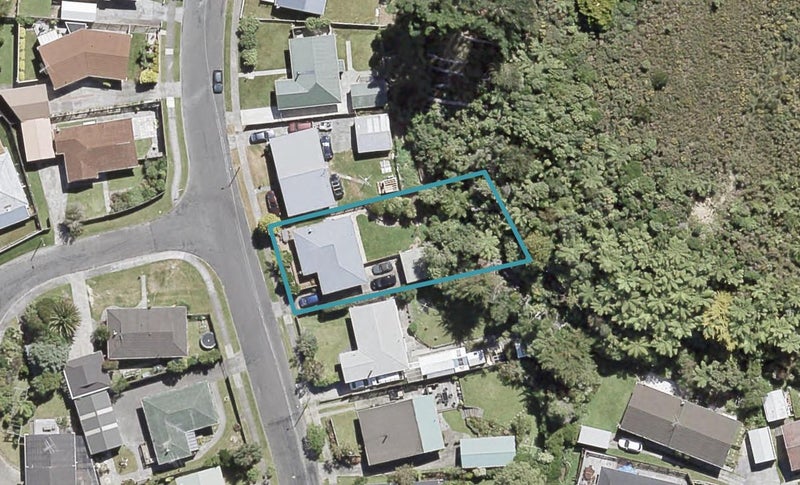 27 Christchurch Crescent, Kelson, Lower Hutt - Carousel 1