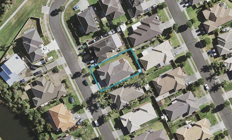 17 Stranraer Crescent, Wattle Downs, Auckland - Carousel 1