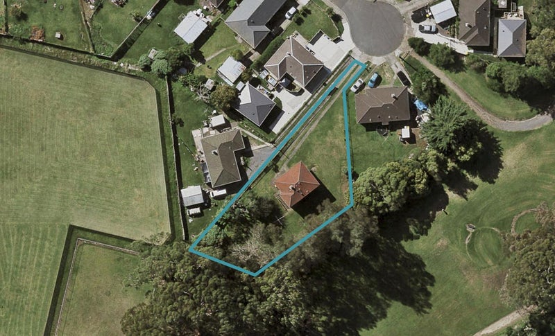 13 Raleigh Place, Otara, Auckland - Carousel 1