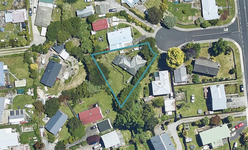6 Liane Place, Mangakakahi, Rotorua - Carousel 1
