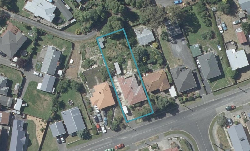 4 Brooklyn Street, Green Island, Dunedin - Carousel 1