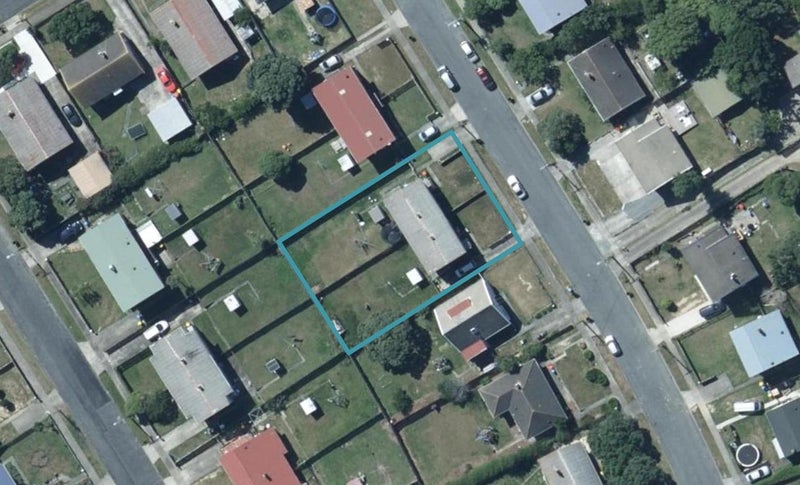 8 Aberfeldy Street, Cannons Creek, Porirua - Carousel 1
