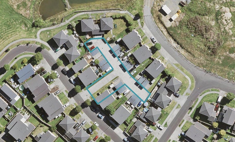 74 Brashier Circle, Sunnyvale, Auckland - Carousel 1