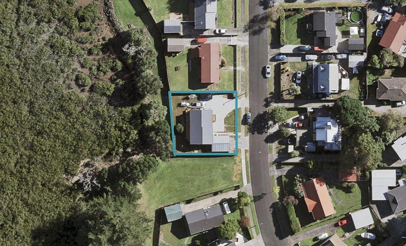 24 Seaward Place, Wattle Downs, Auckland - Carousel 1