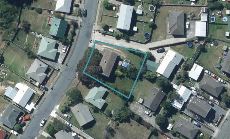 58 Waihemo Street, Waitangirua, Porirua - Carousel 1