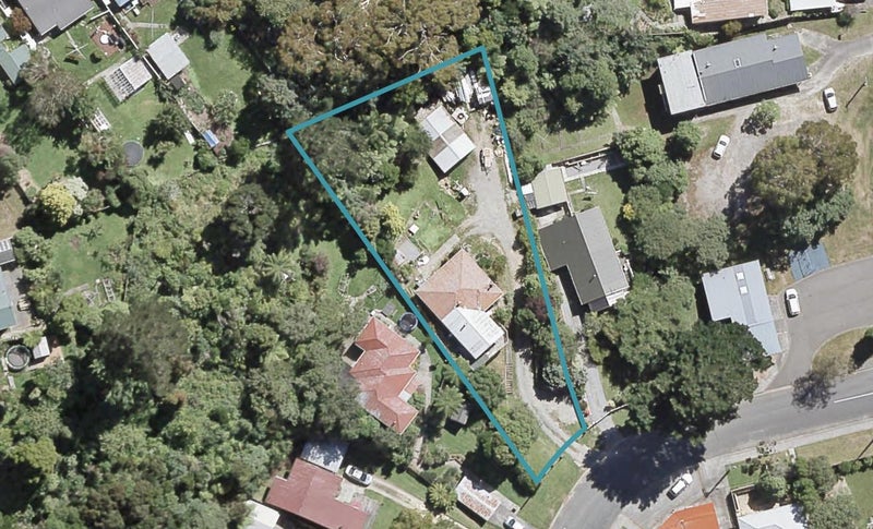 8 Jocelyn Crescent, Pinehaven, Upper Hutt - Carousel 1