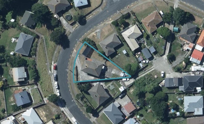 26 Gloucester Street, Cannons Creek, Porirua - Carousel 1