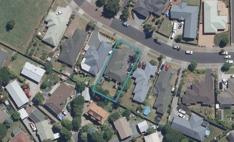 48 Waiwherowhero Drive, St Andrews, Hamilton - Carousel 1