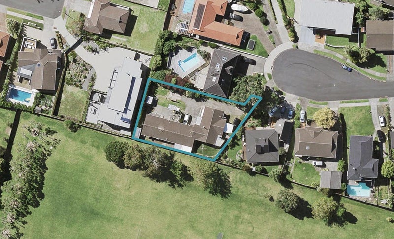 1/10 SUZETTA PL, Sunnyhills, Auckland - Carousel 1