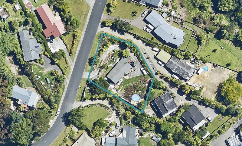 15 Russell Crescent, Western Heights, Rotorua - Carousel 1