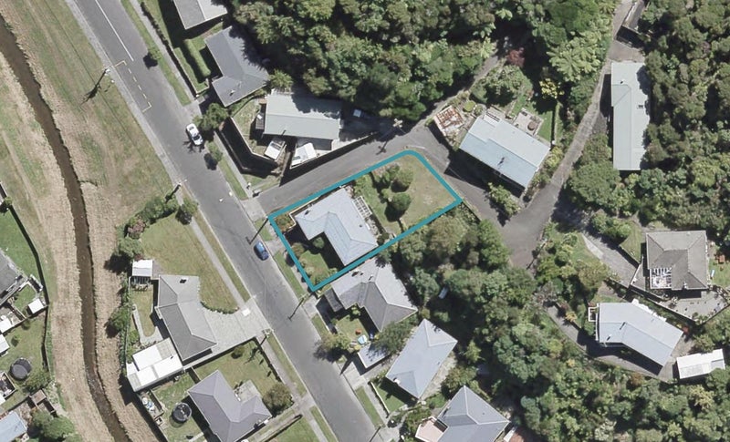 63 Thomas Street, Stokes Valley, Lower Hutt - Carousel 1