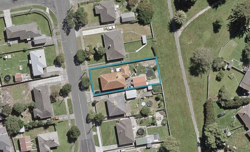 90 Reynolds Street, Taita, Lower Hutt - Carousel 1