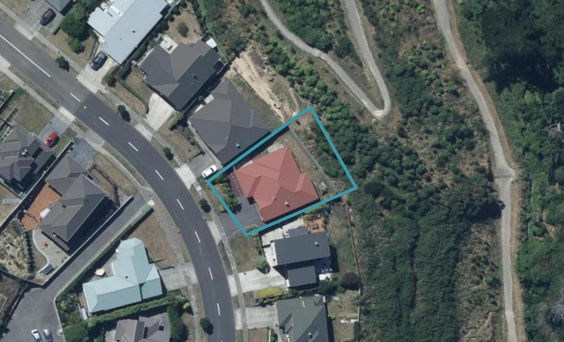 49 Te Puia Drive, Aotea, Porirua - Carousel 1