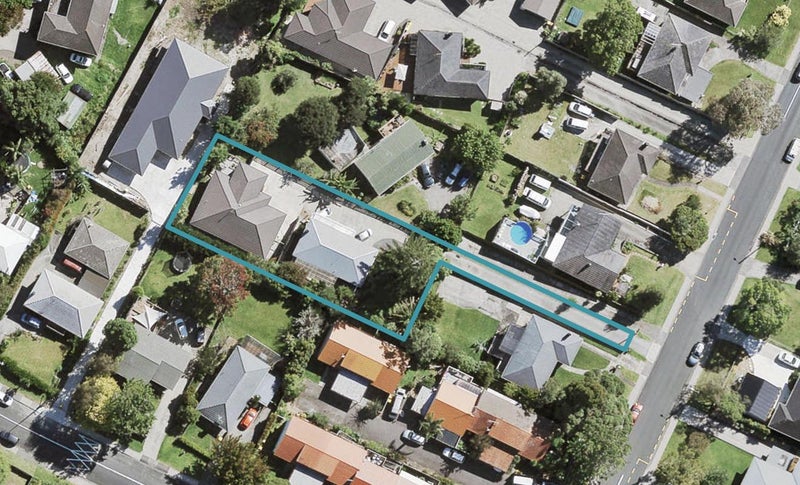 1/81 Stottholm Road, Titirangi, Auckland - Carousel 1