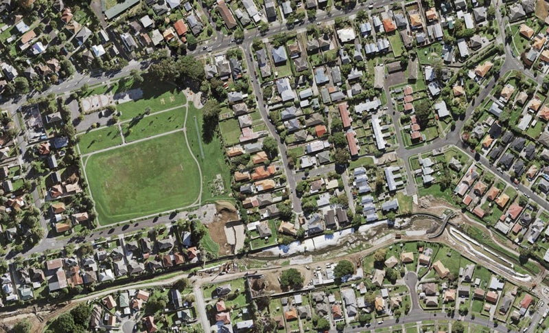 13 Lorraine Avenue, Mount Albert, Auckland - Carousel 1