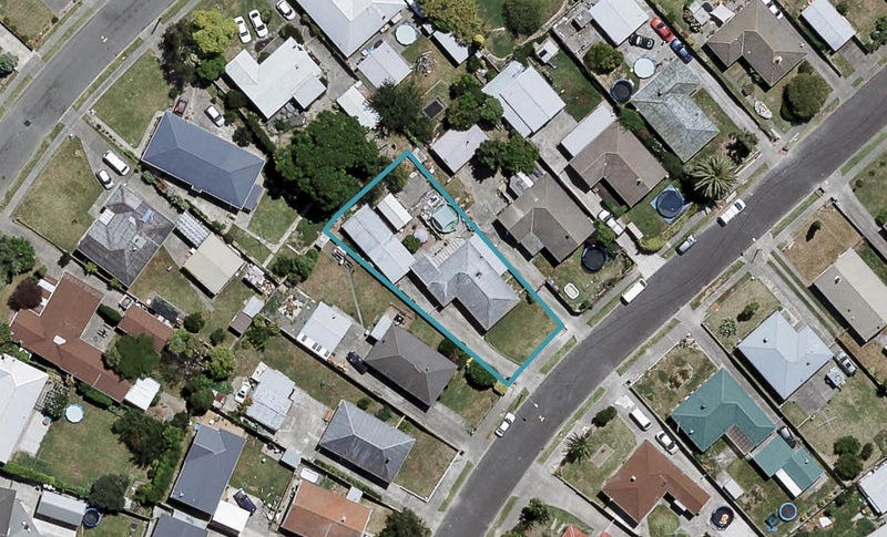 11 Neal Crescent, Onekawa, Napier - Carousel 1