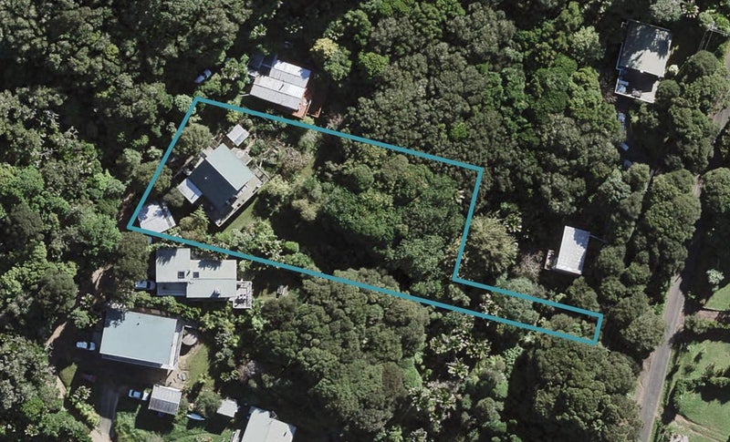 14 Valley Road, Omiha, Waiheke Island - Carousel 1