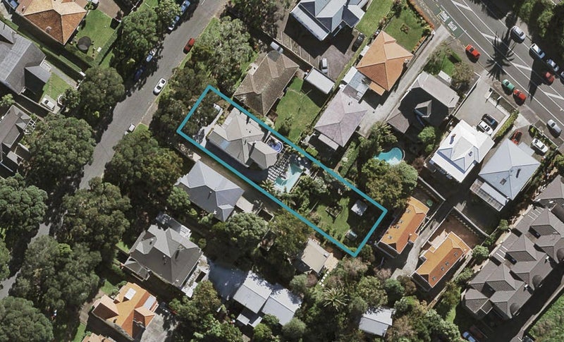 2 Aratonga Avenue, Greenlane, Auckland - Carousel 1
