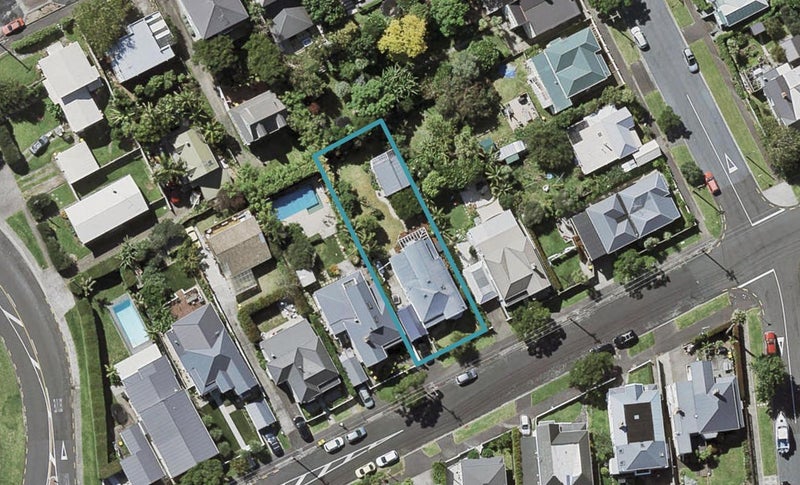 22 Patuone Avenue, Devonport, Auckland - Carousel 1