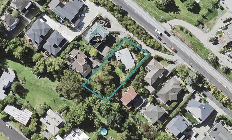 98 Beach Road, Castor Bay, Auckland - Carousel 1