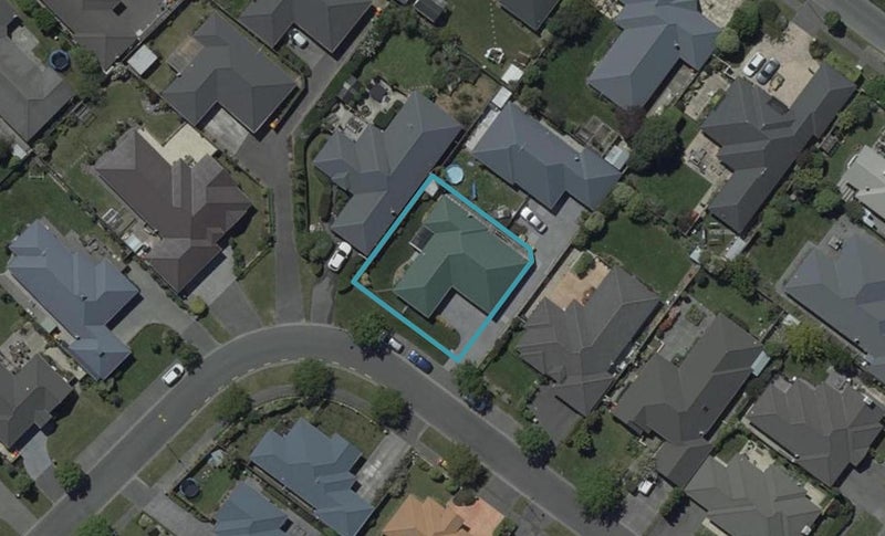 10 Kinsella Crescent, Aidanfield, Christchurch - Carousel 1