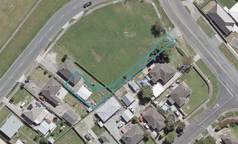 16 Ronalds Way, Taita, Lower Hutt - Carousel 1