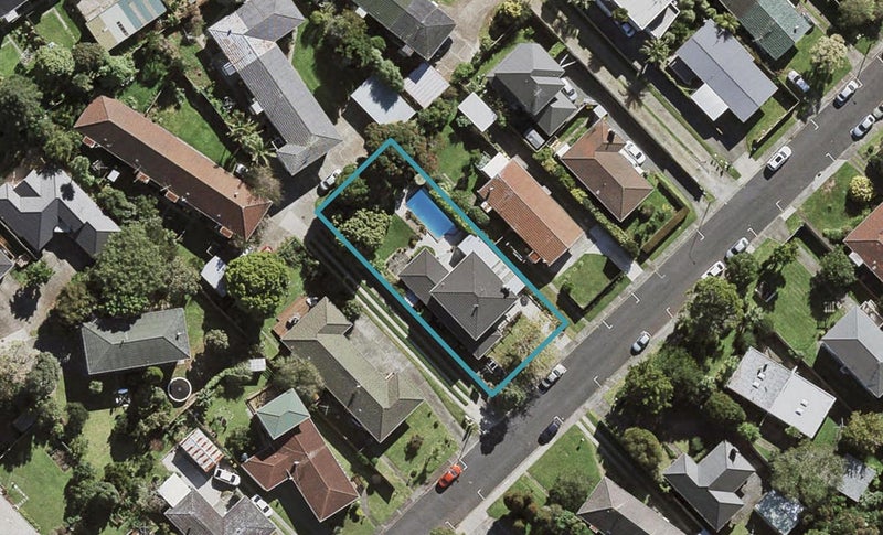 19 Evelyn Place, Hillcrest, Auckland - Carousel 1