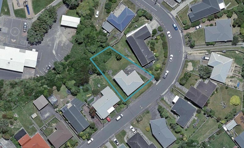 20 Bancroft Terrace, Newlands, Wellington - Carousel 1