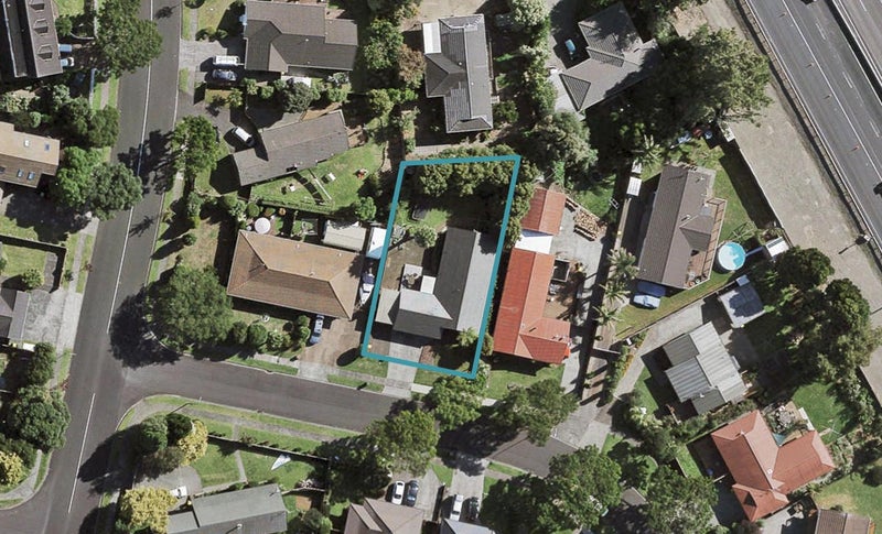 4 Gardone Terrace, Conifer Grove, Takanini - Carousel 1