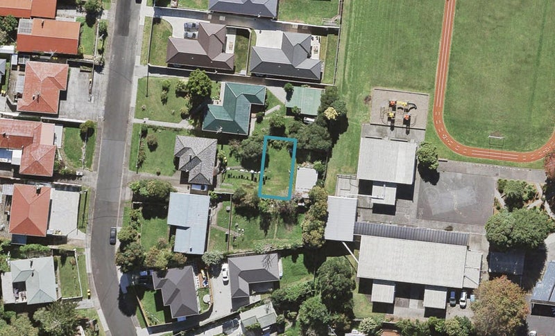 9D Kingdale Road, Henderson, Auckland - Carousel 1