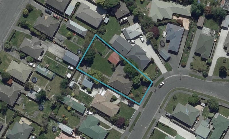 11 Bourne Crescent, Papanui, Christchurch - Carousel 1