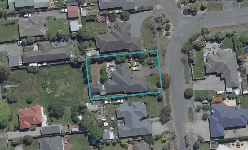 11 Hemingway Place, Spencerville, Christchurch - Carousel 1
