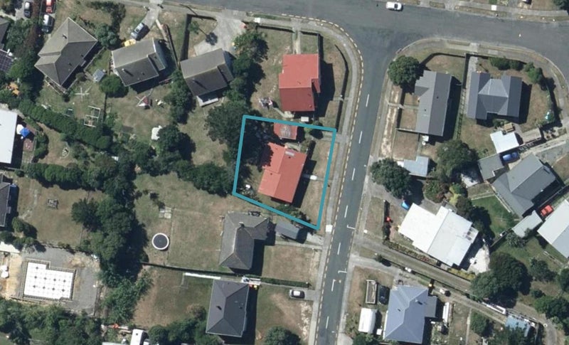 49 Downes Street, Titahi Bay, Porirua - Carousel 1