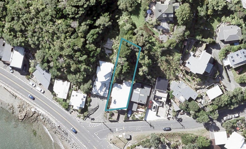 3 Ferry Road, Days Bay, Lower Hutt - Carousel 1