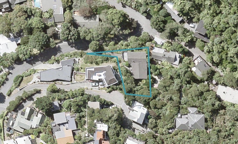 2 Latham Road, York Bay, Lower Hutt - Carousel 1