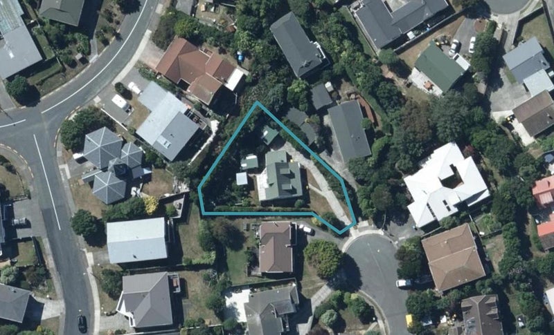 11 Tregony Place, Camborne, Porirua - Carousel 1