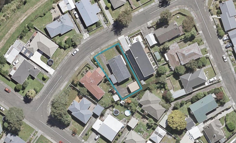 39 Whirinaki Crescent, Heretaunga, Upper Hutt - Carousel 1