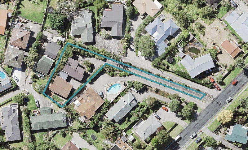 2/17 Arran Road, Browns Bay, Auckland - Carousel 1