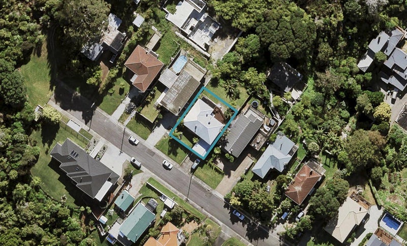 2 Hoskins Avenue, Hillsborough, Auckland - Carousel 1