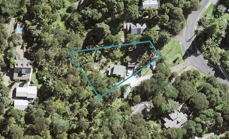 205 Laingholm Drive, Laingholm, Auckland - Carousel 1
