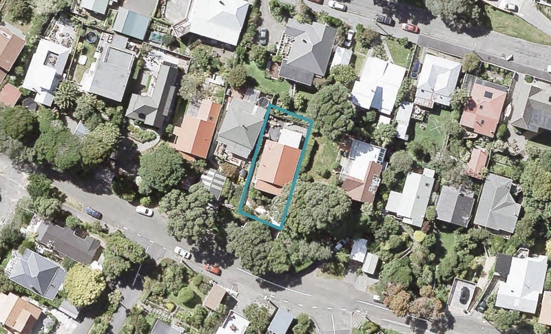 17 Rona Street, Eastbourne, Lower Hutt - Carousel 1