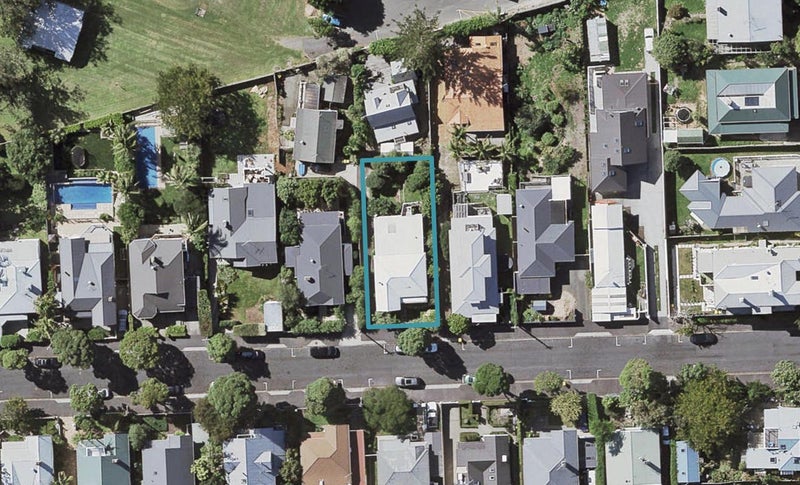 15 Burgess Road, Devonport, Auckland - Carousel 1