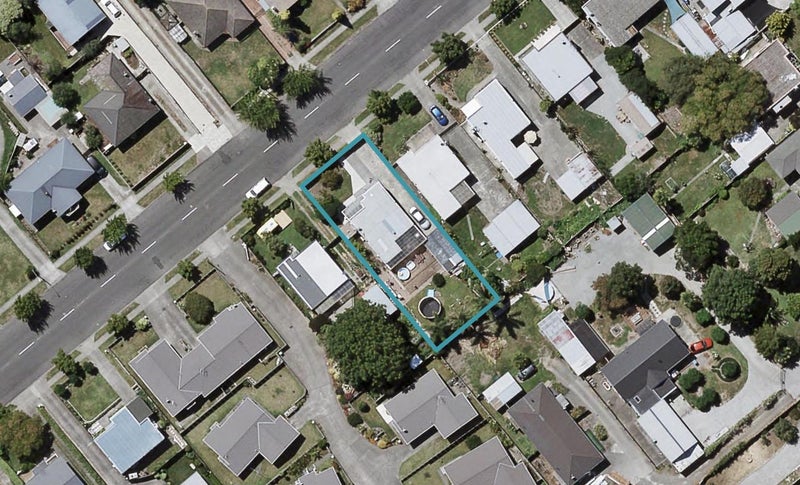 1009 Willowpark Road North, Mayfair, Hastings - Carousel 1