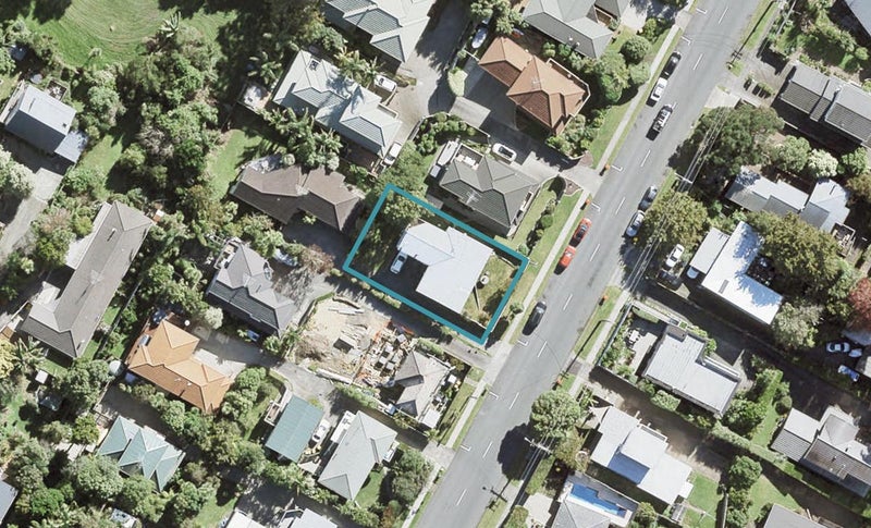 20 Deep Creek Road, Torbay, Auckland - Carousel 1