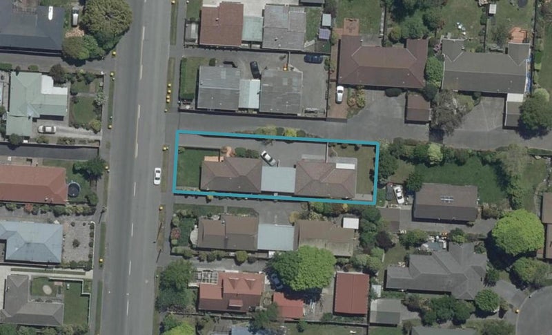 2/172 Grimseys Road, Redwood, Christchurch - Carousel 1