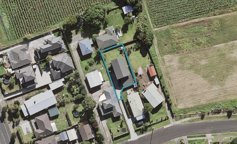 8 Ridgemount Rise, Mangere Bridge, Auckland - Carousel 1